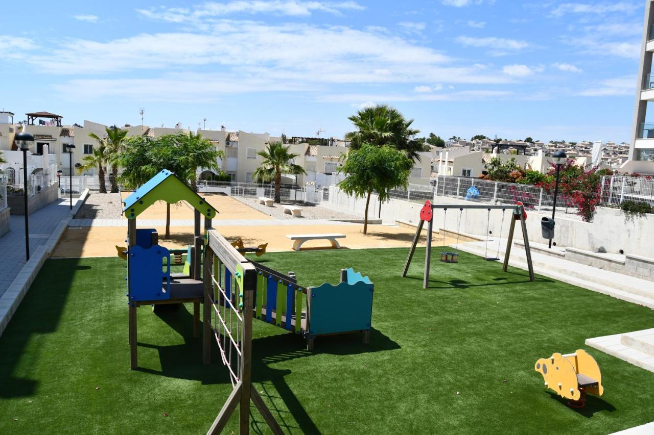 Luxurious Flat & Private Rooftop In Villamartin Orihuela Costa Dehesa de Campoamor  المظهر الخارجي الصورة